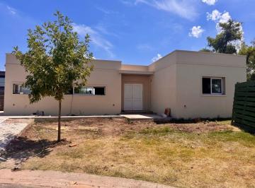 Casa de 5 ambientes, Pilar · Casa en Venta 3 Dorm. y Escritorio en Una Planta con Pileta