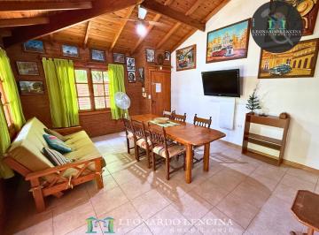 Casa · 160m² · 3 Ambientes · 1 Cochera · Cabañas en Alquiler Hasta 9 Personas - Punta Mogotes