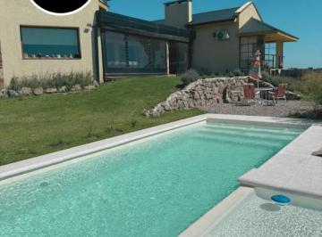 Casa · 270m² · 6 Ambientes · 2 Cocheras · Venta de Casa 6 Amb - Tierras del Sauce - Villa General Belgrano