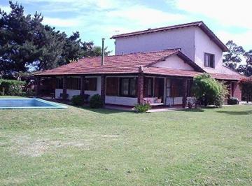Casa · 280m² · 4 Ambientes · Casa en Venta - 3 Dorm. 2 Baños - Miramar