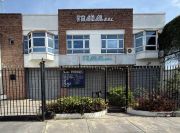 Depósito · 900m² · 6 Cocheras · Depósito Industrial Premium con Doble Frente, Salida a Dos Calles y T3 – Lanús Oeste
