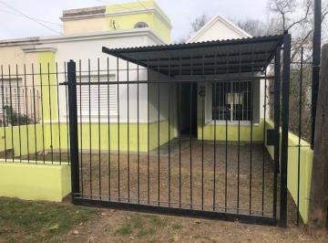 Casa · 75m² · 4 Ambientes · 1 Cochera · Casa - Villa Allende
