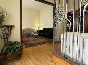 Casa · 224m² · 5 Ambientes · 1 Cochera · Casa en Bahia Blanca