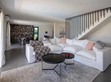 Casa · 203m² · 6 Ambientes · 2 Cocheras · Casa en Venta en Chateau Pilar
