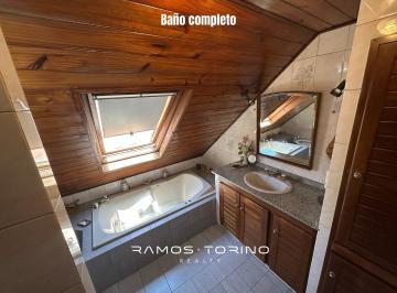 Casa · 240m² · 6 Ambientes · 2 Cocheras · Venta Casa 5 Amb con Quincho y Jardín en Claypole