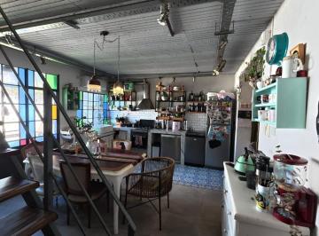 PH · 147m² · 4 Ambientes · 1 Cochera · Casa Tipo PH en Venta. Adrogue