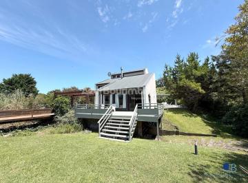 Casa · 1000m² · 5 Ambientes · 4024 - Avutarda y Nogal