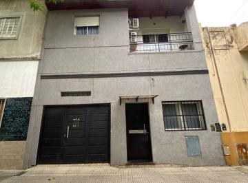 Casa de 4 ambientes, Villa del Parque · Casa en Lote Propio de 4 Ambientes con Cochera Para Dos Autos y Patio