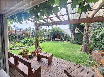 Casa · 204m² · 5 Ambientes · 1 Cochera · Casa en Adrogue