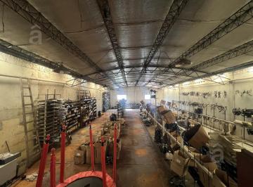 Local comercial · 415m² · 2 Cocheras · Local con Depósito en Venta en Villa Ballester