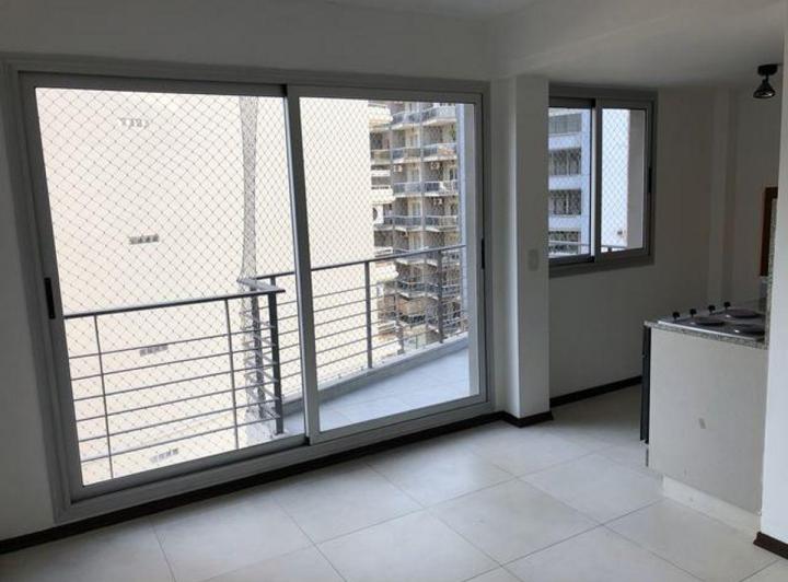 Muy Buen Monoambiente, Cocina Semi Separada, Balcon