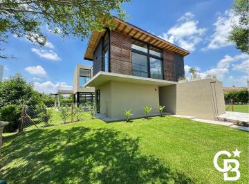 Casa · 234m² · 5 Ambientes · 2 Cocheras · Casa en Venta a Estrenar en Ayres Plaza