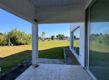Casa · 2000m² · 7 Ambientes · 4 Cocheras · Casa a Estrenar en Barrio La Cantera, Berisso