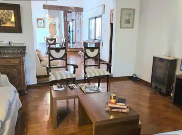 Casa · 330m² · 8 Ambientes · 1 Cochera · Gran Casa en Alto Alberdi