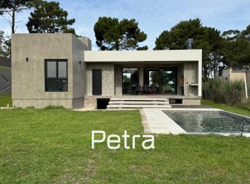 Casa · 145m² · 4 Ambientes · 1 Cochera · Casa en Venta en Costa Esmeralda