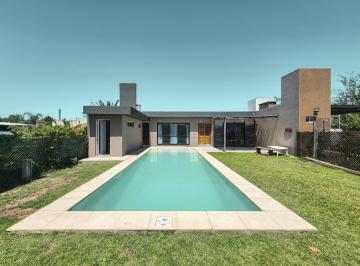Casa · 45m² · 1 Ambiente · Quincho con Pileta en Tierra de Sueños 3