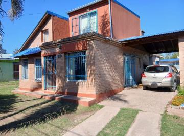 Foto · Casa Mas Departamento a La Venta en Villa Parque Siquiman. (C436)