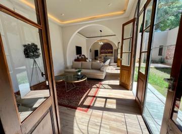 Casa · 203m² · 7 Ambientes · Casa en Venta 4 Dorm. Lourdes