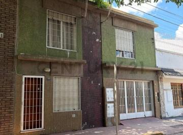 Casa · 275m² · 7 Dormitorios · 1 Cochera · En Venta - Casa en El Barrio Bombal