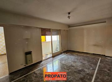 Departamento de 3 ambientes, Villa del Parque · Depto de 3 Ambs + Baulera en un 2° Piso Al Contrafrente con Balcon, 2 Baños y Cocina Comedor Diario!