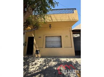 Casa · 433m² · 6 Ambientes · 1 Cochera · Casa en Venta - Caseros