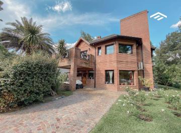 Casa · 284m² · 4 Ambientes · 1 Cochera · Nuevo Ingreso Casa en St Thomas Sur - Excelente Estado!
