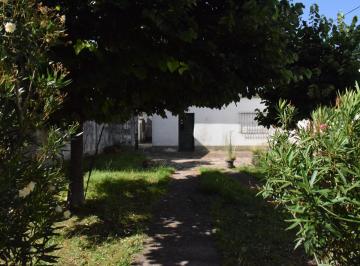 Casa · 45m² · 2 Ambientes · 3 Cocheras · Casa en Merlo