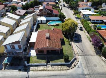 Casa de 7 ambientes, Villa Carlos Paz · Alquiler Temporario: Casa - 3 Dorm. - Quincho con Asador, Pileta, Cochera - Villa Carlos Paz