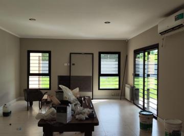 Casa · 190m² · 6 Ambientes · 1 Cochera · Venta - Casa - Moreno