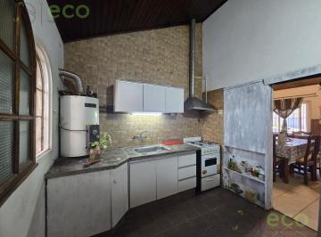 Casa · 143m² · 7 Ambientes · 1 Cochera · Venta Casa 4 Dorm Barrio Brentana