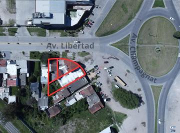 Terreno · 821m² · Venta de Tres Lotes en Esquina Sobre Av Libertad y Champagnat Mar del Plata