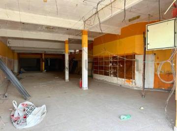 Oficina comercial · 370m² · 4 Ambientes · Venta de Local Comercial - Posibilidad de Distintos Usos