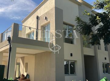 Casa · 311m² · 7 Ambientes · 1 Cochera · Casa en Venta en Vistas, Puertos, Escobar
