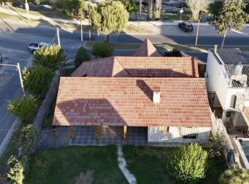 Casa de 4 ambientes, Villa Carlos Paz · Venta de Casa de 3 Dorm. con Piscina Sobre La Costanera de Villa Carlos Paz