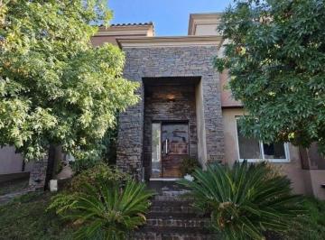 Casa de 7 ambientes, Gobernador Benegas · Fantástica Casa en El B° Palmares - Presidente (3a Etapa), Godoy Cruz, Mendoza
