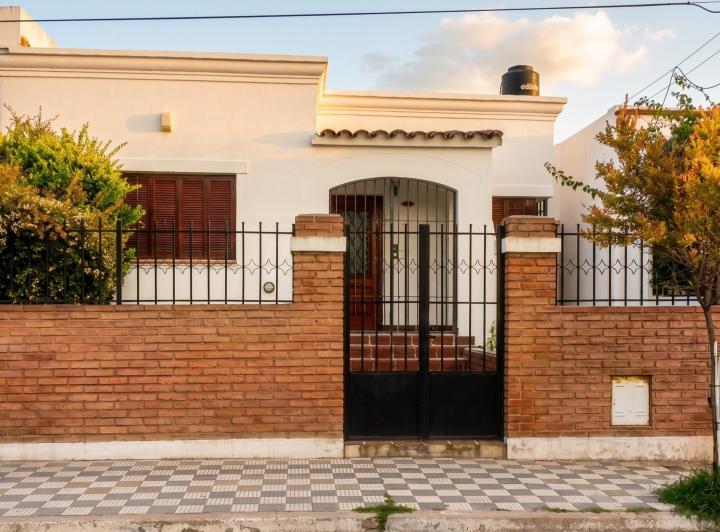 Casa · 100m² · 7 Ambientes
