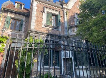 Casa · 200m² · 8 Ambientes · Casa en Venta Estilo Tudor en El Centro de San Fernando