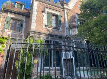 Casa · 200m² · 8 Ambientes · Casa en Venta Estilo Tudor en El Centro de San Fernando