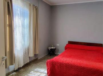 Casa · 83m² · 3 Ambientes · Casa Interna a Media Cuadra de Av Viale