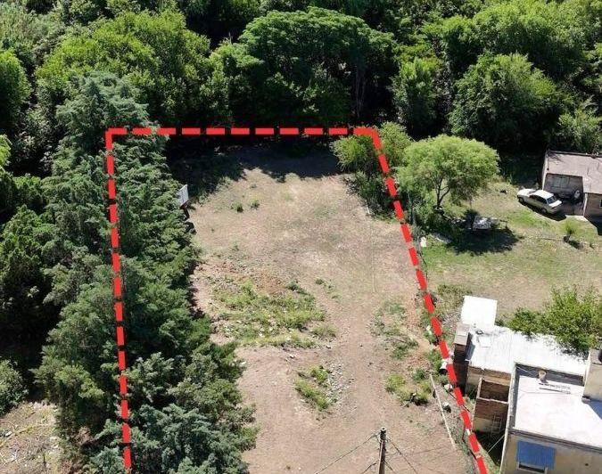 Terreno · 1300m²