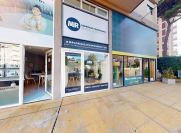 Local comercial · 30m² · Venta Local Centrico a m del Mar - Pinamar