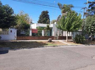 Casa · 300m² · Adolfo Sourdeaux - Oportunidad Casa Tipo Americana