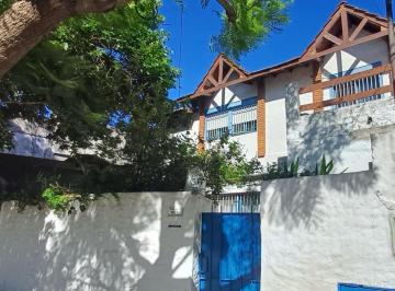 Casa · 183m² · 5 Ambientes · 2 Cocheras · Amplia Propiedad en La Mejor Zona del Bajo de San Isidro.