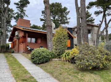 Casa · 85m² · 3 Ambientes · Casa en Alquiler Temporario en Mar Azul