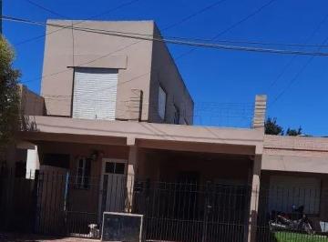 Casa · 200m² · 4 Ambientes · 1 Cochera · Casa en Venta - 3 Dorm. 1 Baño - Cochera - 320 m² - Coronel Brandsen