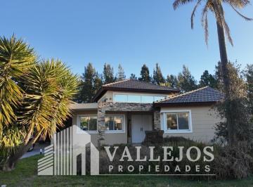 Casa · 232m² · 5 Ambientes · 1 Cochera · Casa 5 Ambientes C/ Pileta - Barrio Privado Malibu - Apto Credito Canning