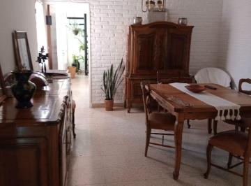 Casa de 4 ambientes, Río Tercero · Casa 4 Ambientes en Planta Alta con 9 Cocheras Para Alquilar
