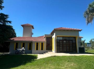 Casa · 192m² · 7 Ambientes · 1 Cochera · Casa en La Picada - Venta