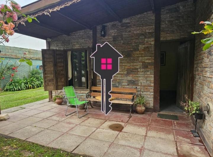 Casa · 240m² · 3 Ambientes · 1 Cochera