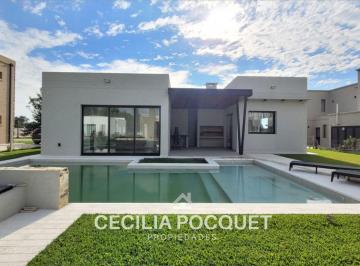 Casa · 210m² · 4 Ambientes · 1 Cochera · Casa en Venta en Barrio Los Talas Canning